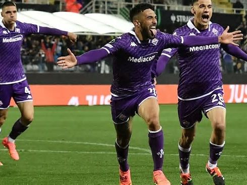 Otro argentino héroe en la Conference League: el gol de Nico González en el alargue con el que la Fiorentina eliminó al Viktoria Plzen