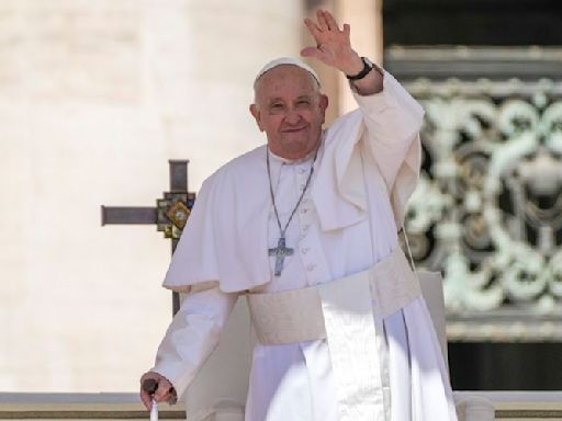 Papa Francisco pide perdón por emplear palabra vulgar contra hombres gays