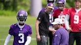 Vikings' Addison building connections with new QBs