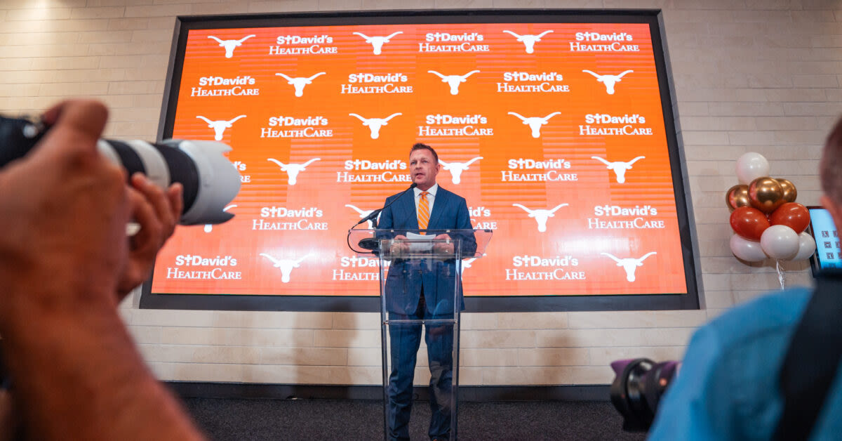 Jim Schlossnagle clarifies timing of Texas discussions during introductory press conference