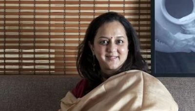 Meet India's biggest female donor who donated Rs 2900000000 Crore in two years, her husband is....