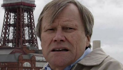 Coronation Street icon hints at shock return as she reunites with David Neilson