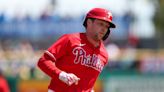 Brewers sign free agent Rhys Hoskins, reports say