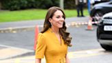 Kate recupera el color con un vestido amarillo de escote 'reina Ana'