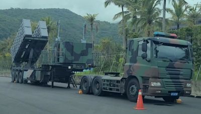 中國圍台軍演 宜蘭頭城烏石港進駐飛彈車 - 自由軍武頻道