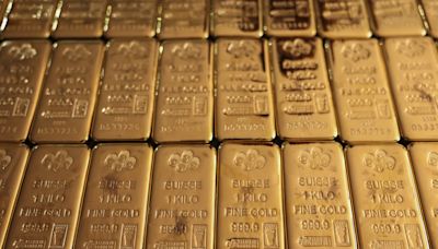 Gold slips as traders eye Fed rate-cut path