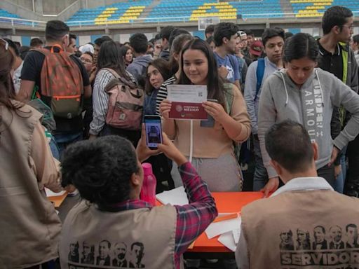 Beca Benito Juárez: cuándo y qué documentos se necesitan para recoger la tajeta