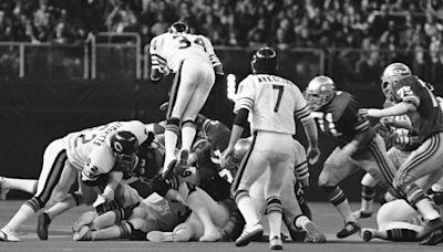 Bob Avellini, quarterback who played with Walter Payton to lead Bears to 1977 playoffs, dies at 70