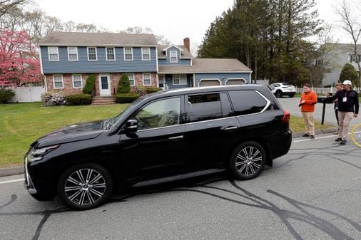 As jurors deliberate Karen Read’s fate, what’s it like to live at 34 Fairview Road in Canton — the scene of the crime? - The Boston Globe