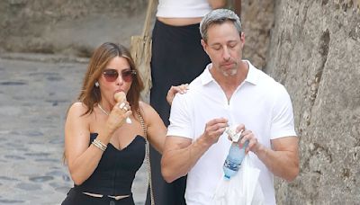 Sofia Vergara and boyfriend Justin Saliman in South of France