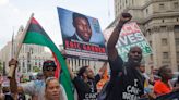 Un respiro para Eric Garner, a diez años de su muerte a manos de un policía de Nueva York