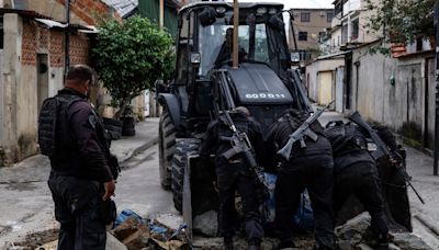 Megaoperativo policial en Río de Janeiro: unos 2000 agentes se metieron en favelas para frenar la guerra narco