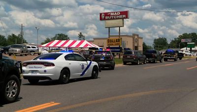 3 dead, 10 wounded, in Arkansas grocery store shooting, authorities say