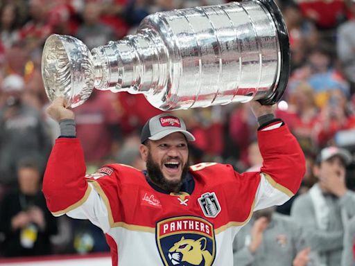 Kyle Okposo postpones Stanley Cup appearance in Minnetonka due to global tech outage