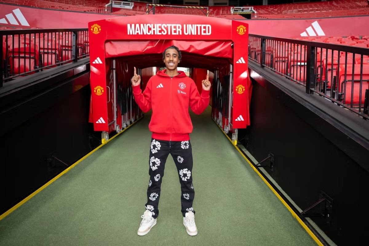 Man United signing Leny Yoro reveals which game convinced him to join the club