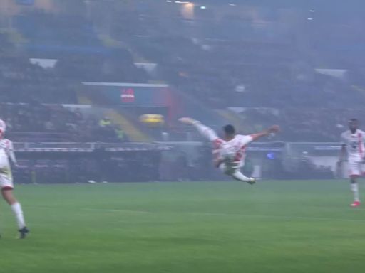 Video: Dany Mota volley wins Serie A Goal of the Season