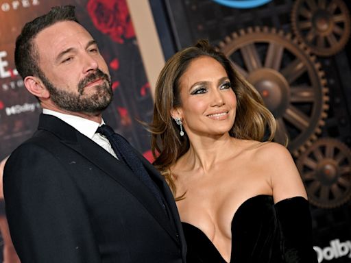 BUZZ: Jennifer Lopez responds to Ben Affleck divorce rumors; ‘The Munsters’ reboot