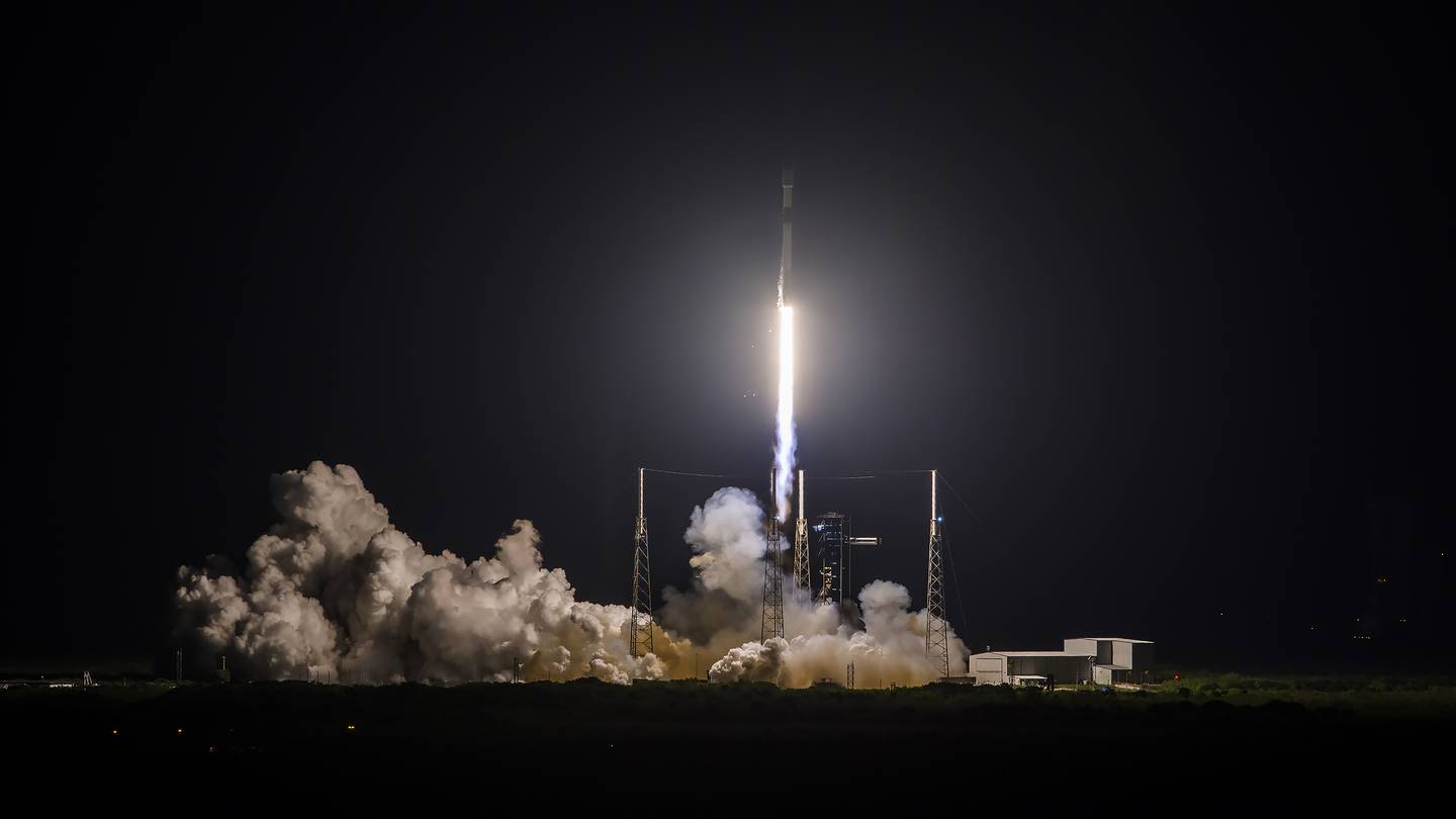 SpaceX set to launch Falcon 9 rocket tonight