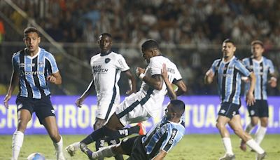 Botafogo vence Grêmio com gols de Cuiabano e Júnior Santos, e retoma liderança do Brasileirão