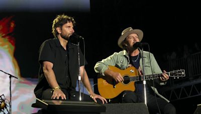 Bradley Cooper Joins Eddie Vedder On Concert Stage For ‘Maybe It’s Time’ From ‘A Star Is Born’