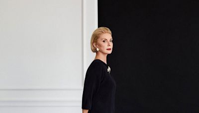 Carolina Herrera nos enseña cómo combinar los dos colores más elegantes