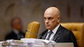 Alexandre de Moraes suspende lei de cidade de MG que proíbe ensino de linguagem neutra