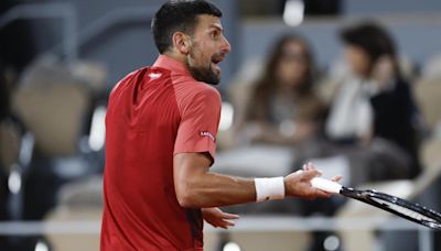 Djokovic se planta con un aficionado en Roland Garros: "A veces hay que encararse"
