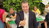 Emite su voto Giovani Gutiérrez, candidato de PRI, PAN y PRD en Coyoacán