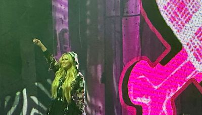 Avril Lavigne in concert turns early 2000s into punk pop nostalgia fest