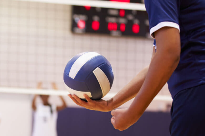 Boys’ volleyball takes the court at Fairfax County high schools - WTOP News