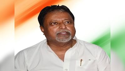 Former Railway minister Mukul Roy admitted to hospital - CNBC TV18