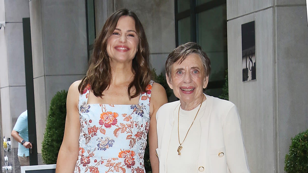 Jennifer Garner says she has 'nice kind' of fame: 'It's hard not to like it'