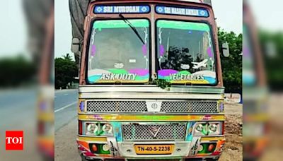 Gang steals 40L from parked truck | Trichy News - Times of India