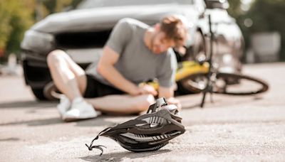 Las únicas tres excepciones en las que los ciclistas no tienen que llevar casco en la carretera, según la DGT