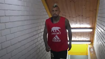 El pedido de un funcionario de U. Católica a Arturo Vidal que molestó a los hinchas