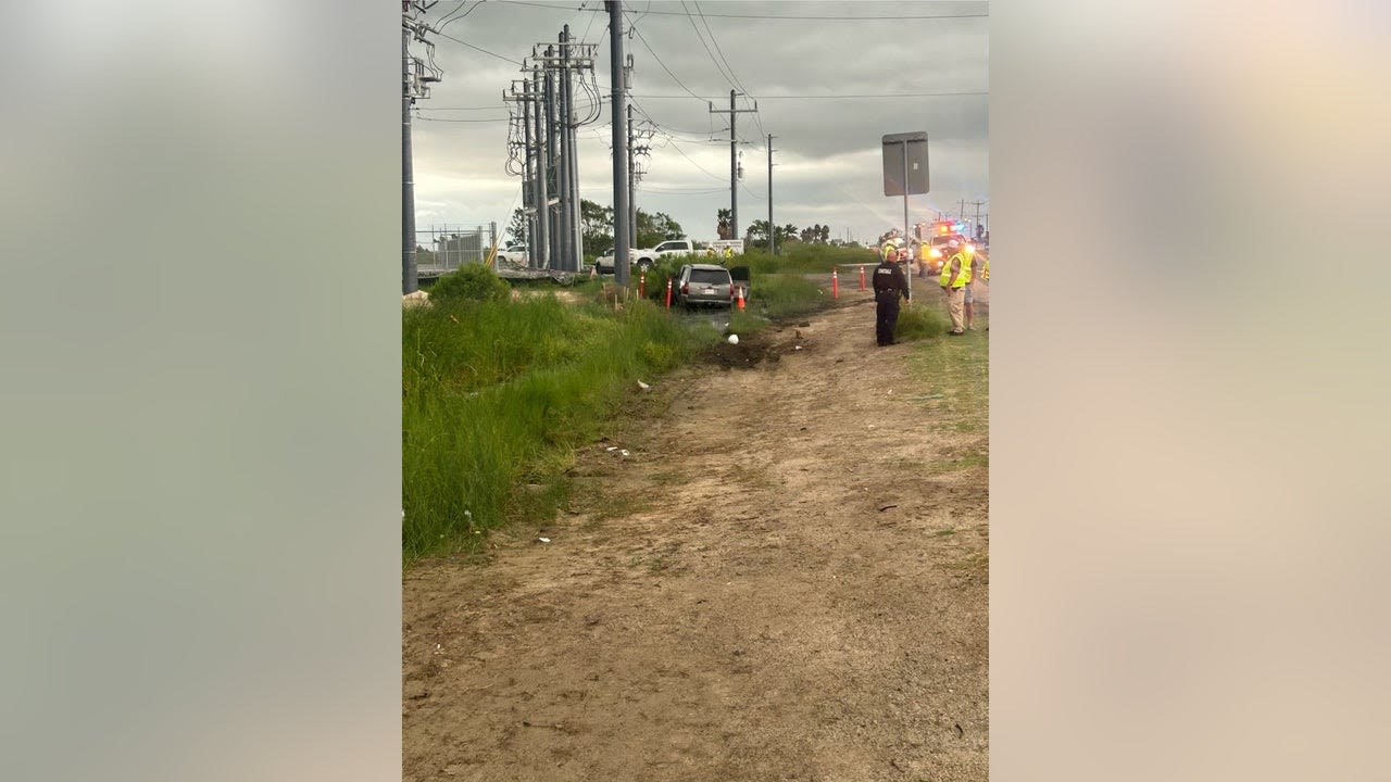 Two workers in Crystal Beach killed after woman veered off roadway