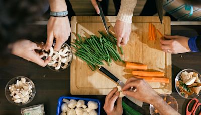 I Just Learned Why Cooking For Ages Makes You Lose Your Appetite, And It Makes So Much Sense