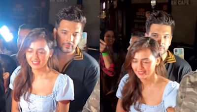 Karan Kundrra Protects Girlfriend Tejasswi Prakash As They Get Mobbed Outside Mumbai Restaurant (VIDEO)