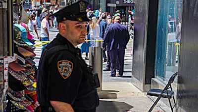 Machete attack in Times Square leaves man wounded