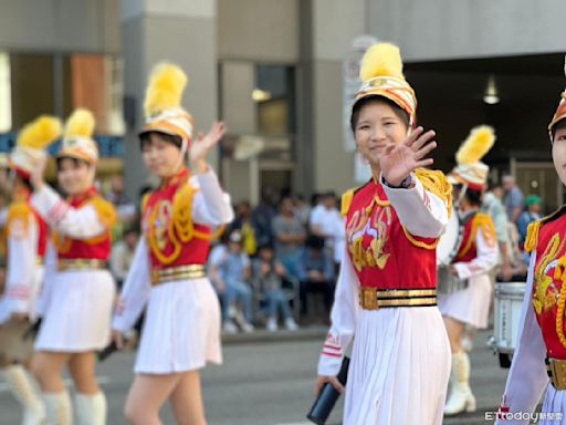 北一女樂儀旗隊席捲加拿大 僑胞排隊搶位爭睹小綠綠風采