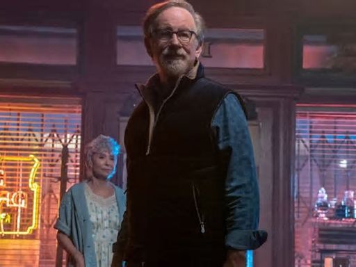 Solo sabemos dos cosas de la nueva película de Steven Spielberg, pero ya queremos verla: una historia sobre un OVNI basada en su propia idea