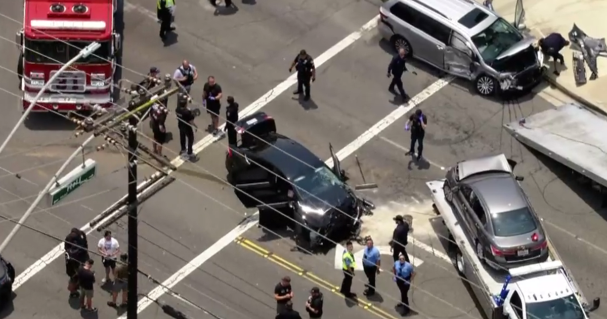 Some injured in 4-vehicle crash following end of pursuit in Fountain Valley