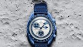 El nuevo MoonSwatch de Swatch rinde un doble tributo al verano