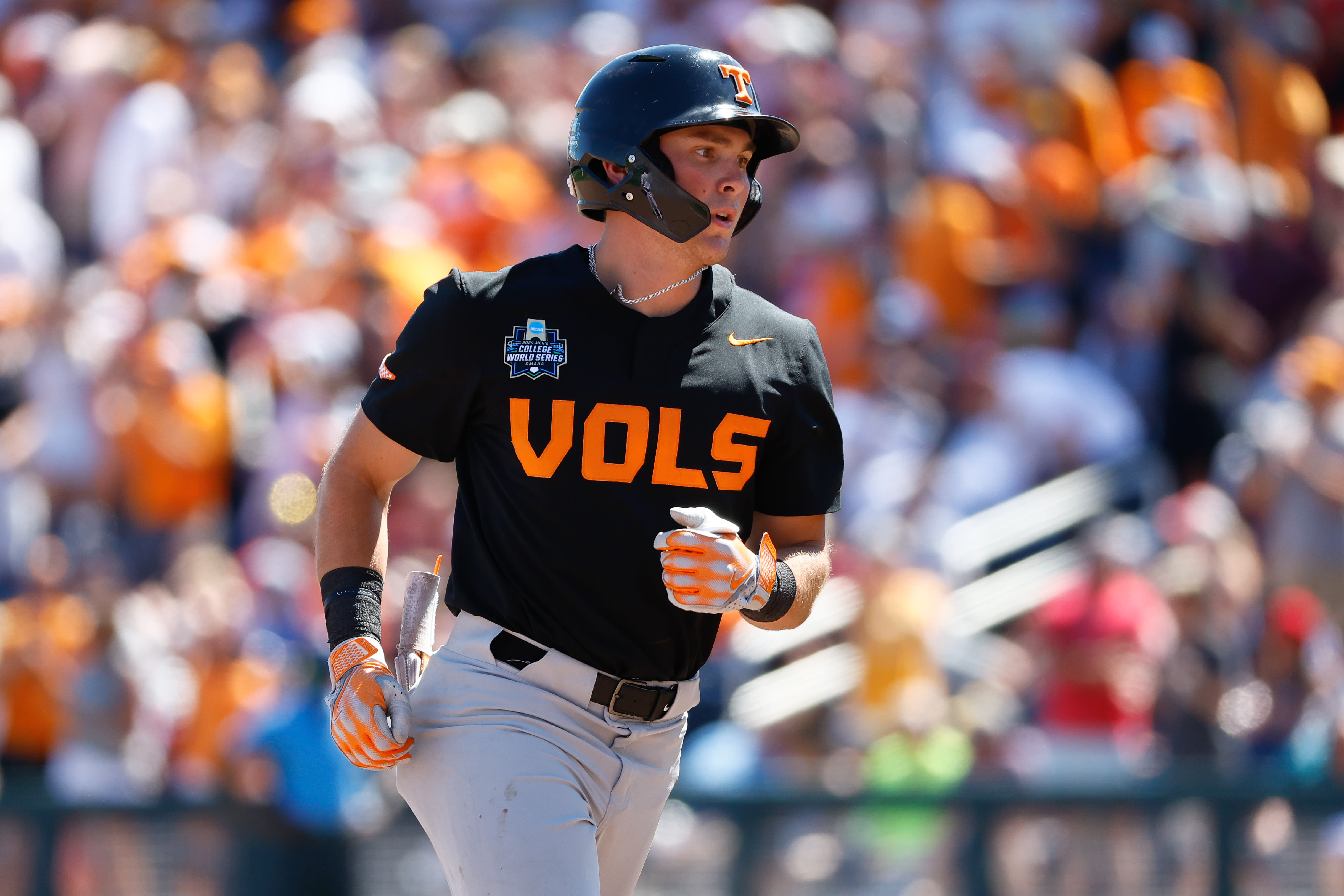 Men's College World Series Finals: Tennessee bats come alive to force a decisive Game 3 vs. Texas A&M