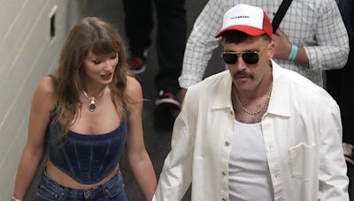 Travis Kelce rentó un bar para celebrar, junto con Taylor Swift, la victoria de los Kansas City Chiefs