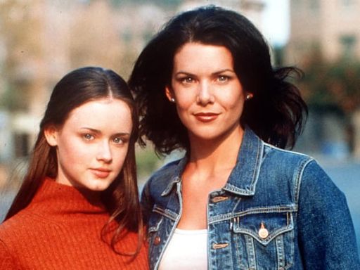 It’s Not Too Late to Get the Cozy “Gilmore Girls” Blanket That Sold Out