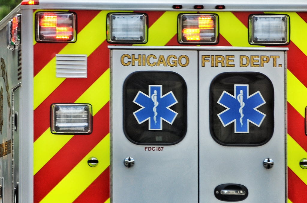 Man dies after being pulled from Lake Michigan