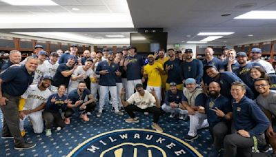 Snoop Dog Gets Introduced To Elly De La Cruz In Brewers Booth While MLB Star Shows Off Cannon Arm: ‘Rocket...