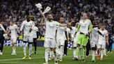 Los jugadores del Real Madrid celebran el pase a la final en un restaurante