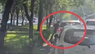 VIDEO: Captan asalto a automovilistas en pleno Paseo de la Reforma